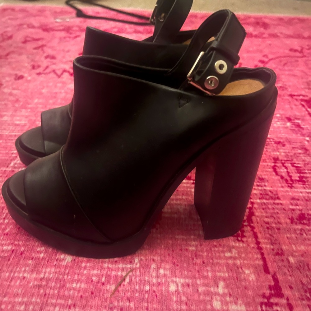 ZARA HEELED SANDALS SZ 7 (37) perfect condition